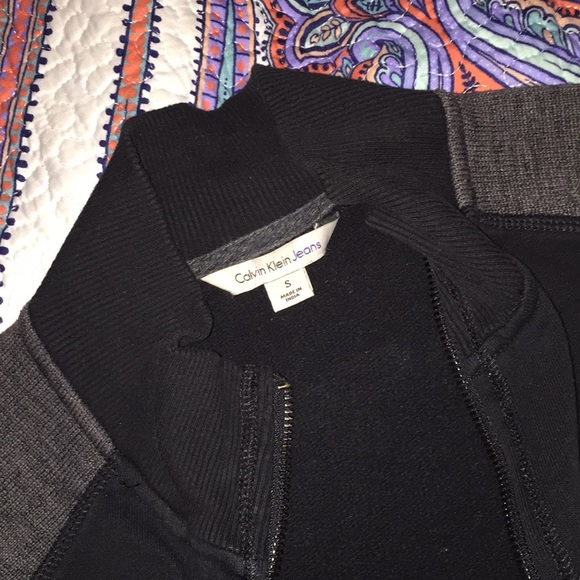 ⚫️Calvin Klein Sweater⚫️ - Picture 2 of 3